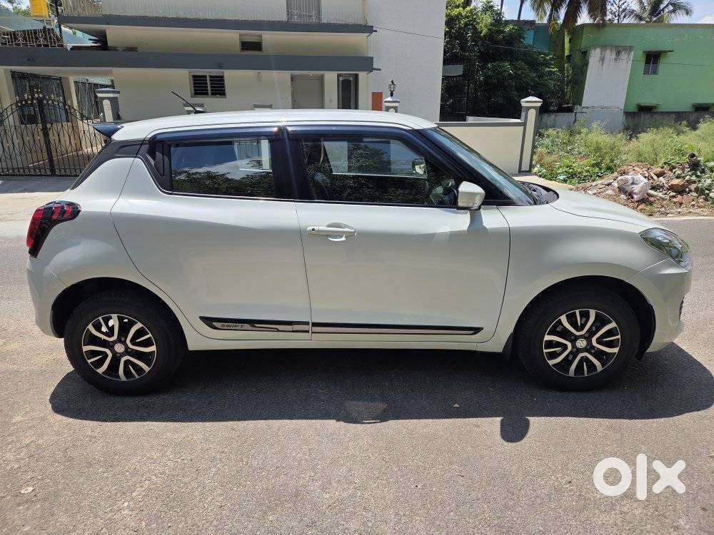 Maruti Suzuki Swift Vxi + Manual, 2023, Petrol