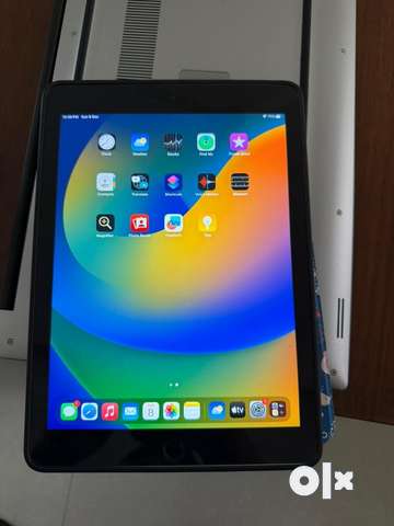 Apple outlet iPad 5th Generation 128 GB