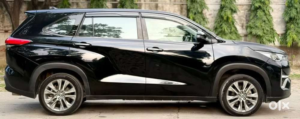 Toyota Innova Hycross 2.0 Zx (o) Hybrid 7 Str, 2025, Petrol