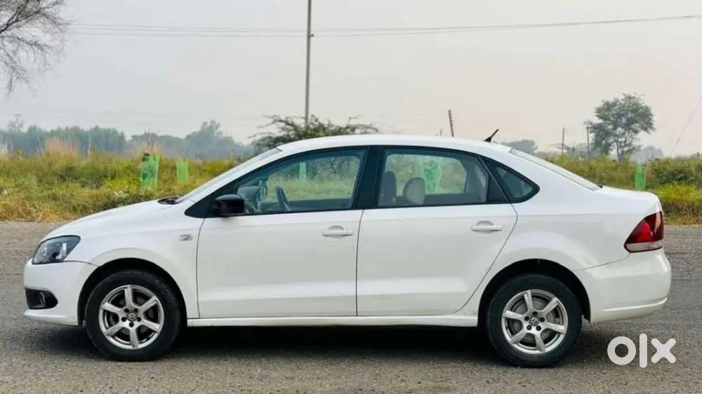 Volkswagen Vento Petrol Highline 2012