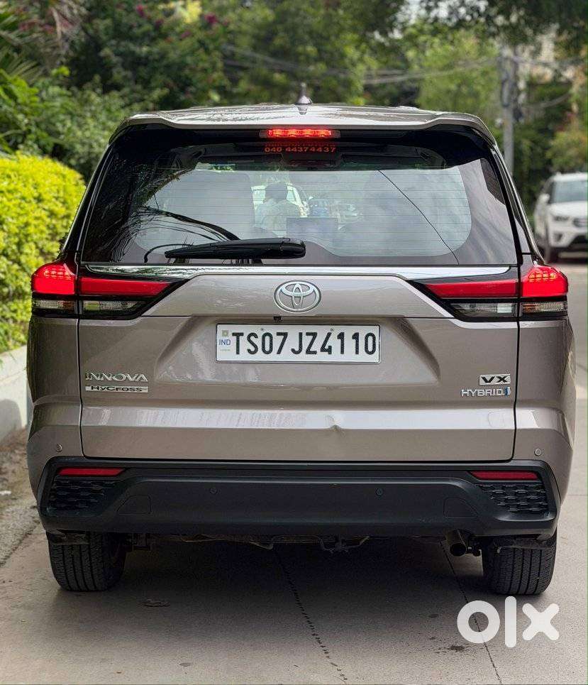 Toyota Innova Hycross 2.0 Vx (o) Hybrid 7 Str, 2023, Petrol