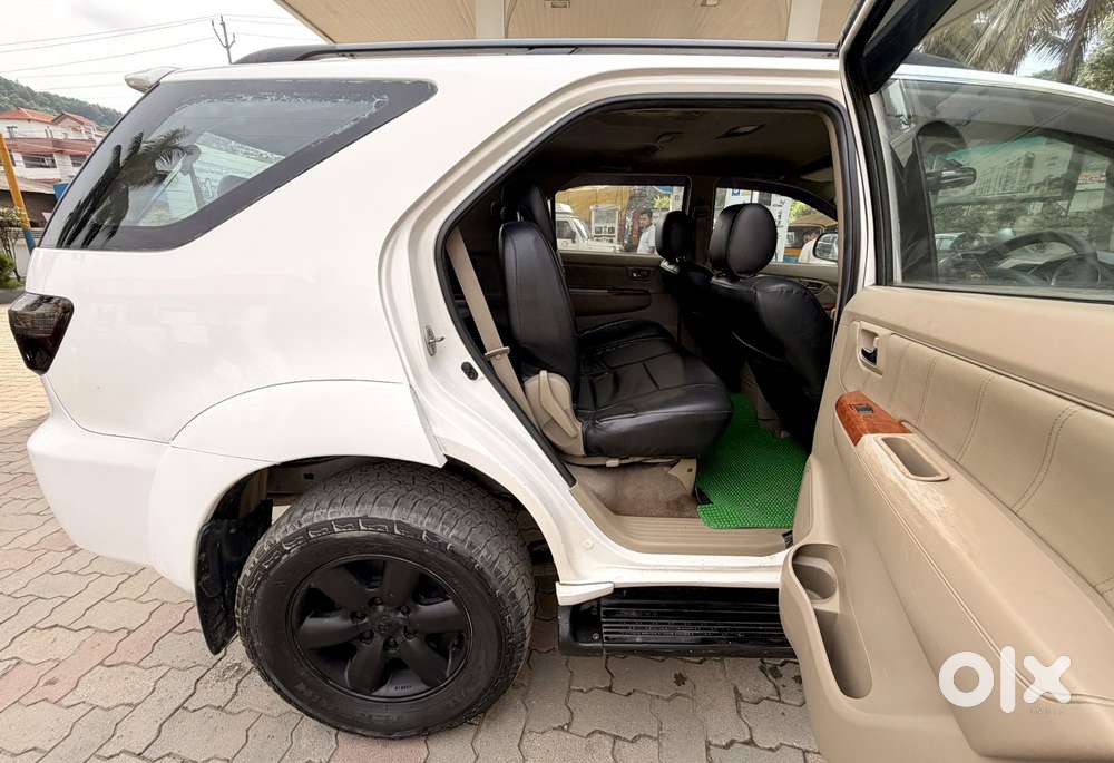 Toyota Fortuner 3.0 4x4 Manual, 2010, Diesel