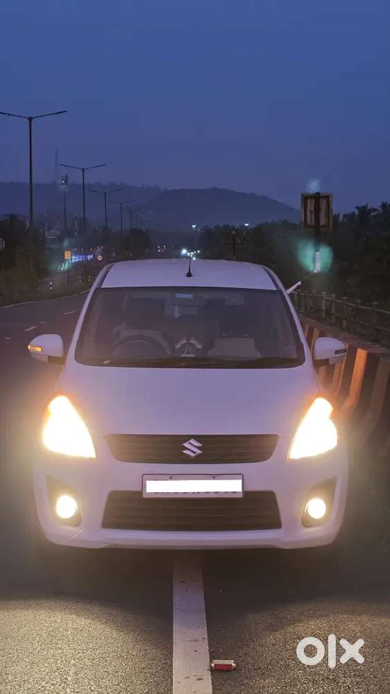 Maruti Suzuki Ertiga Zxi 2012