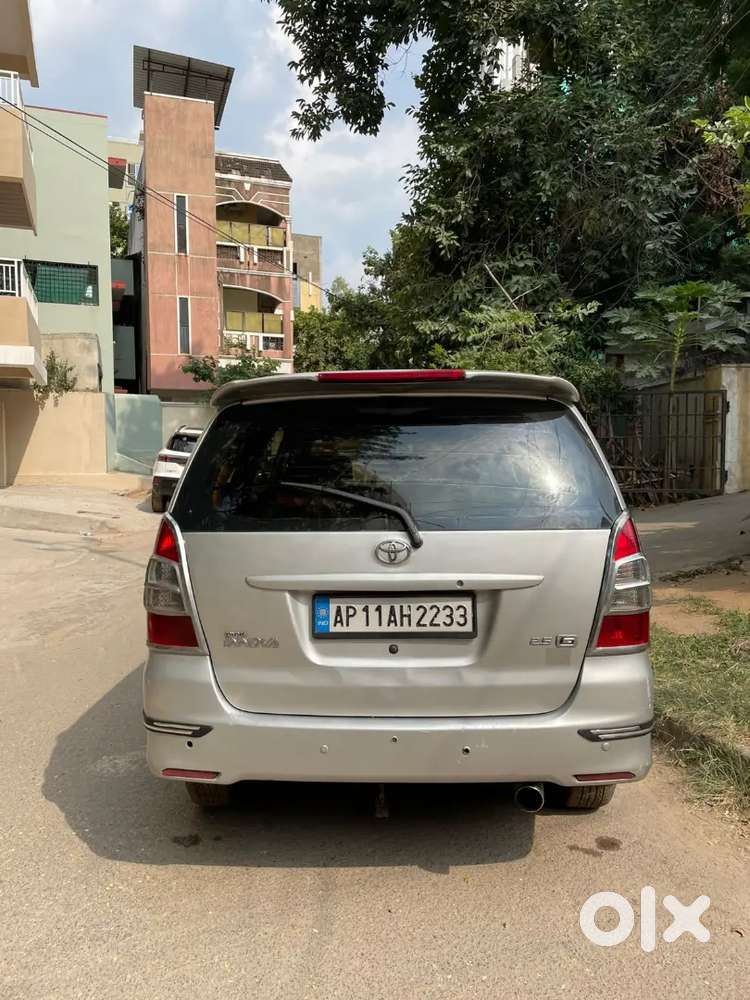 Toyota Innova 2.5 E 2010