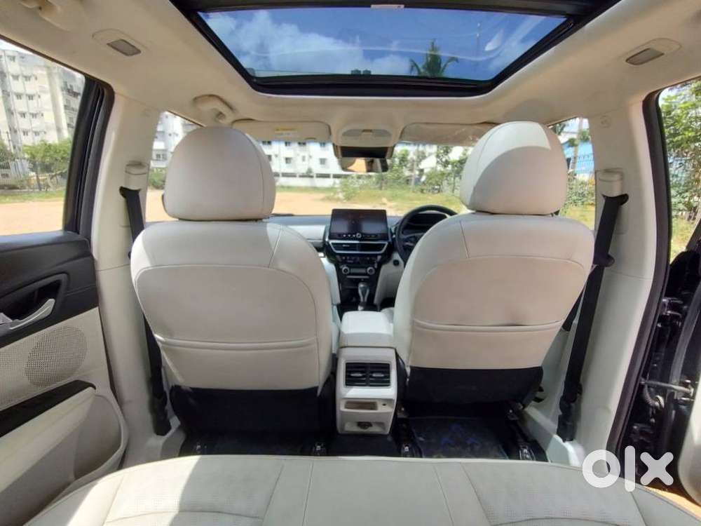 Mahindra Xuv 3xo Ax7l 1.2 Petrol At (pg), 2024, Petrol
