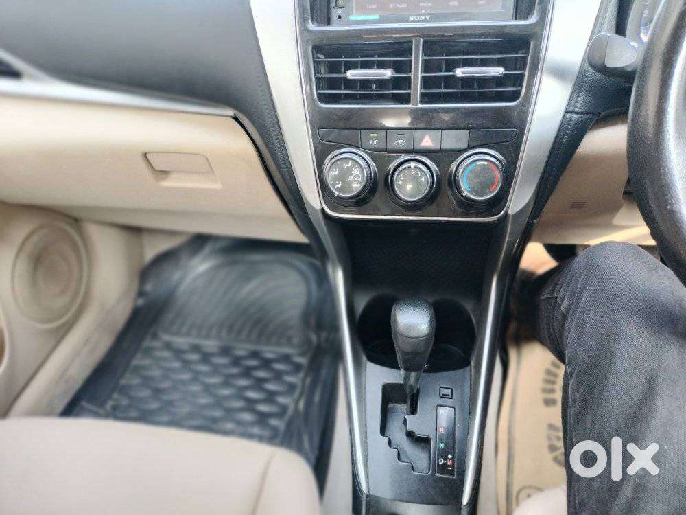 Toyota Yaris J Cvt, 2019, Petrol