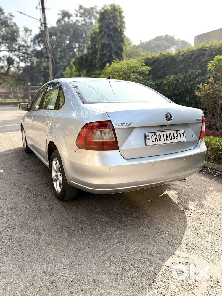 Skoda Rapid 1.6 Mpi Ambition, 2013, Petrol