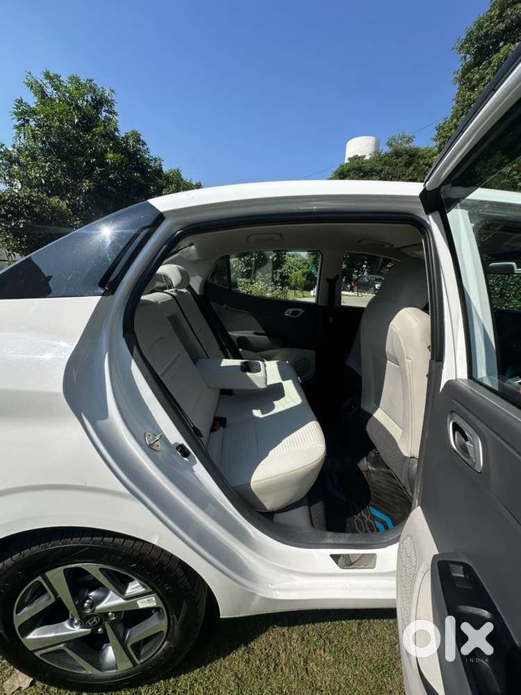 Hyundai Aura Petrol 2025 ( Automatic)