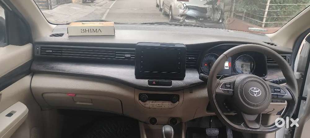 Toyota Rumion V At Petrol Automatic 2025
