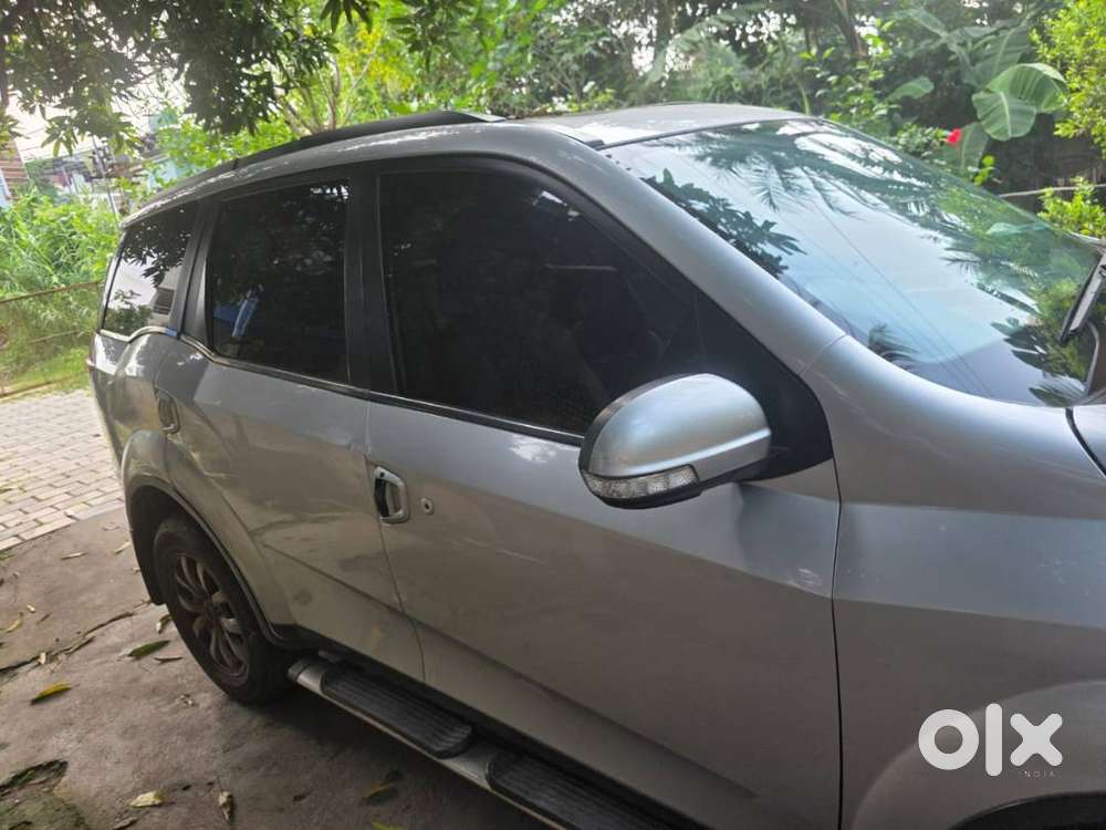 Mahindra Xuv500 - W10