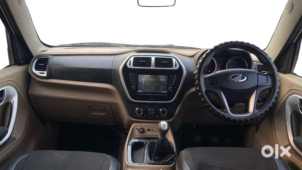 Mahindra Tuv 300 T10, 2018, Diesel