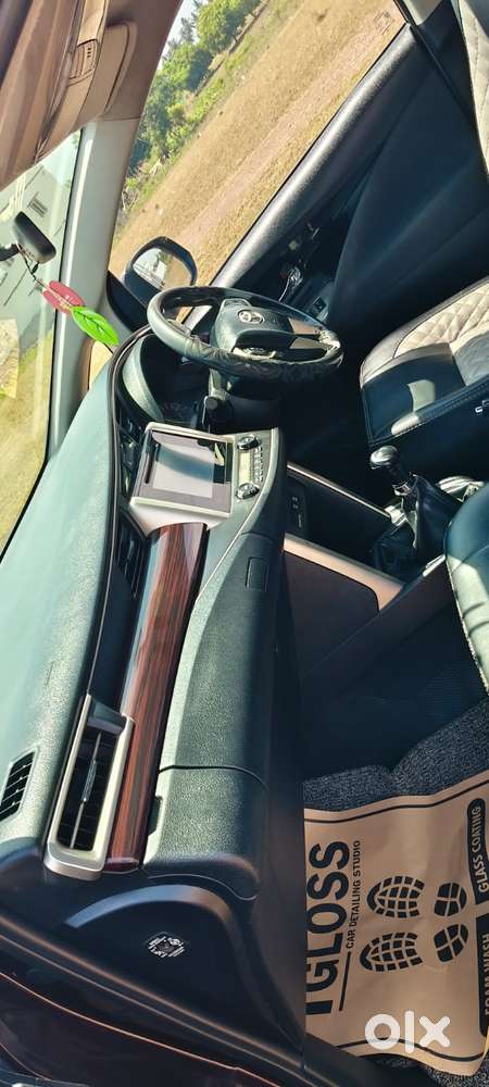 Toyota Innova Crysta 2.4 Vx Mt, 2017, Diesel