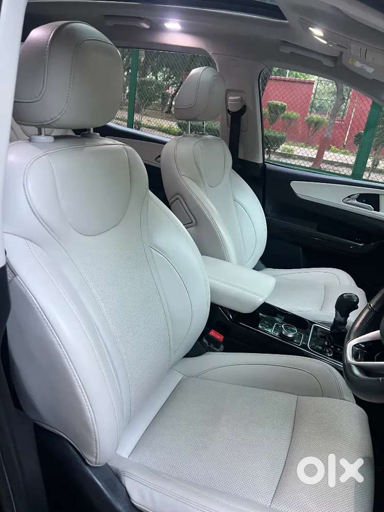 2023 Mahindra Xuv700 Ax7 Diesel Awd