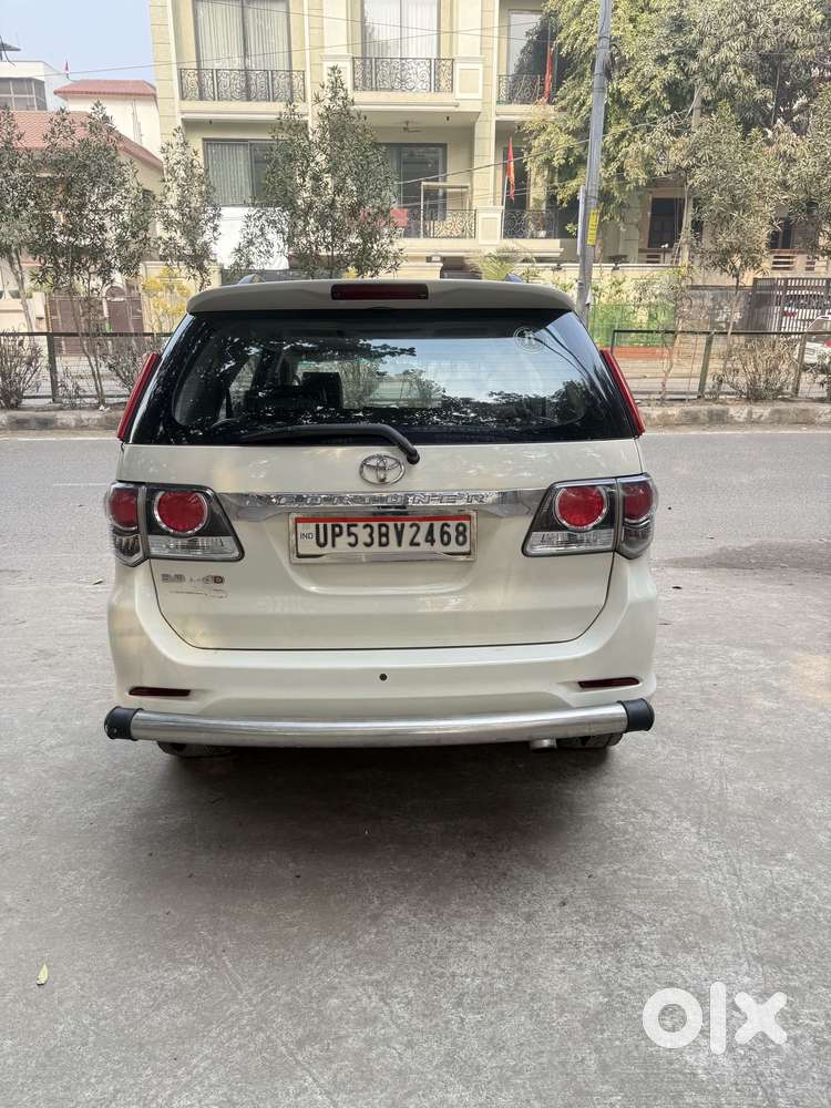 Toyota Fortuner 4x4 Manual Limited Edition, 2015, Diesel