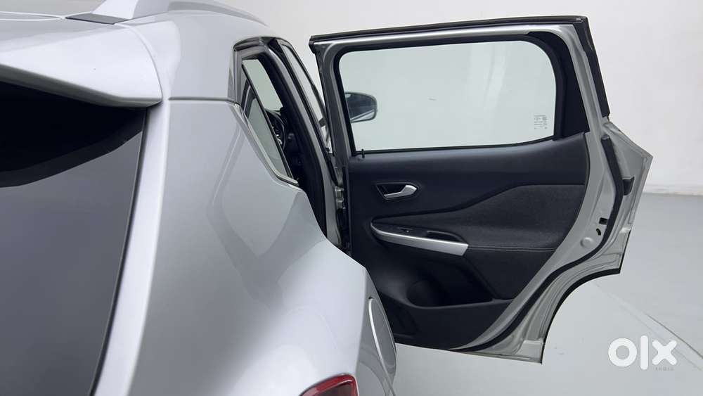 Nissan Magnite 1.0 Xv Premium Turbo Cvt, 2022, Petrol