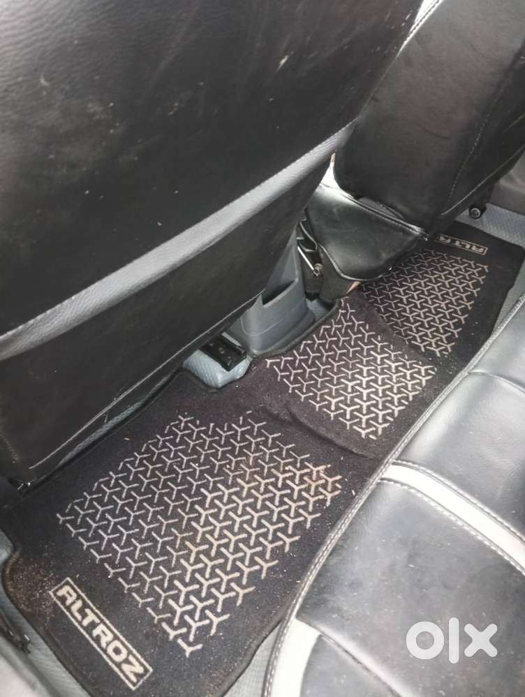 Tata Altroz Xe Petrol