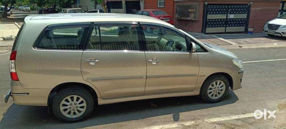 Toyota Innova 2012-2013 2.5 Vx (diesel) 8 Seater, 2012, Diesel