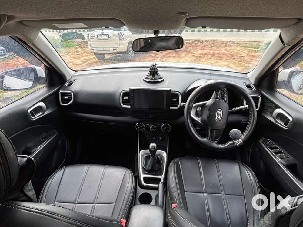 Hyundai Venue Petrol Mt 9000