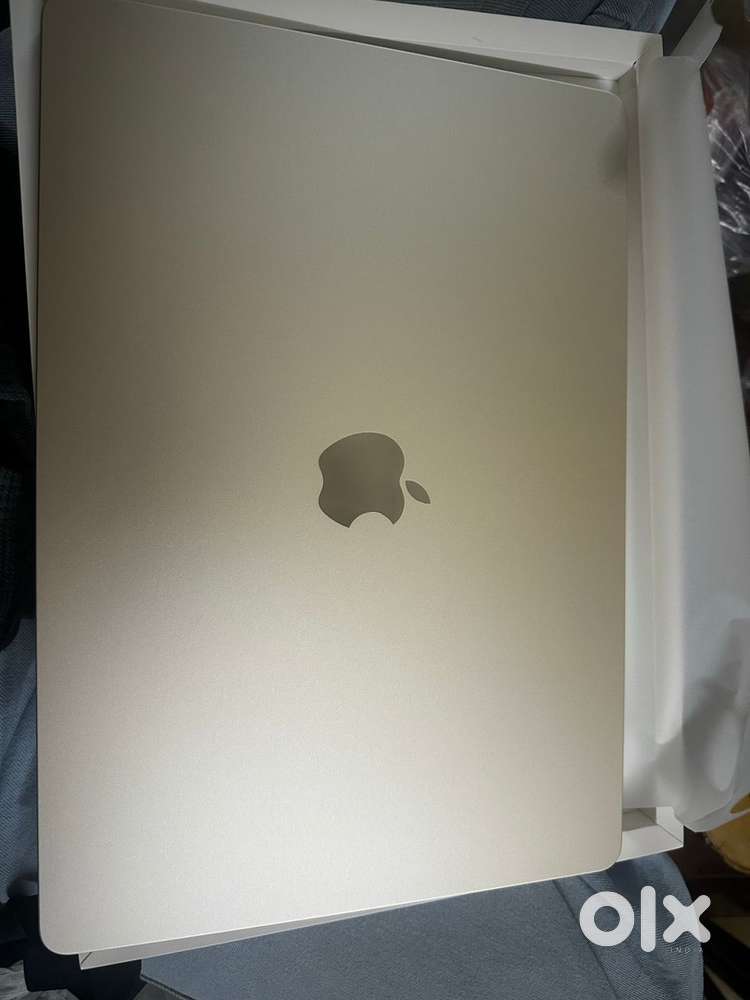 Macbook Air 15” M3 unboxed piece