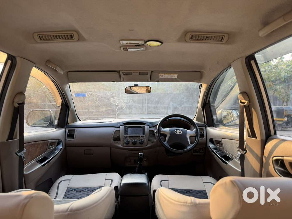 Toyota Innova 2.5 G (diesel) 8 Seater Bs Iv, 2015, Diesel