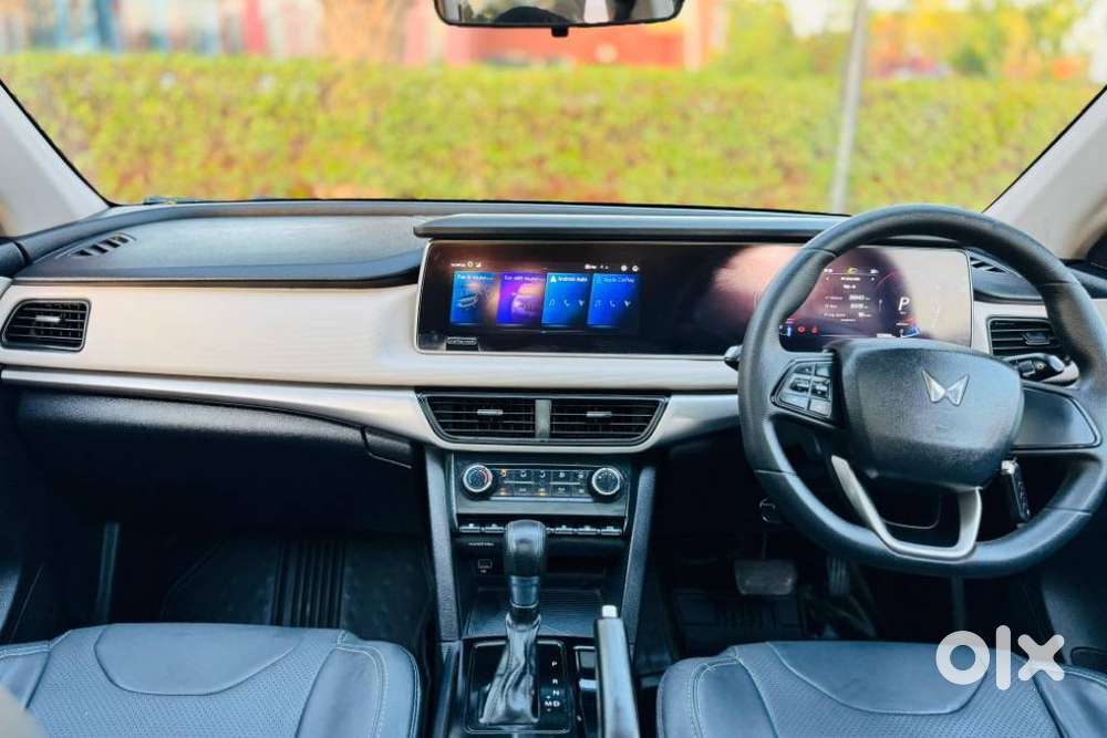 Mahindra Xuv700 2.2 Ax 5 Diesel At 7 Str, 2022, Diesel