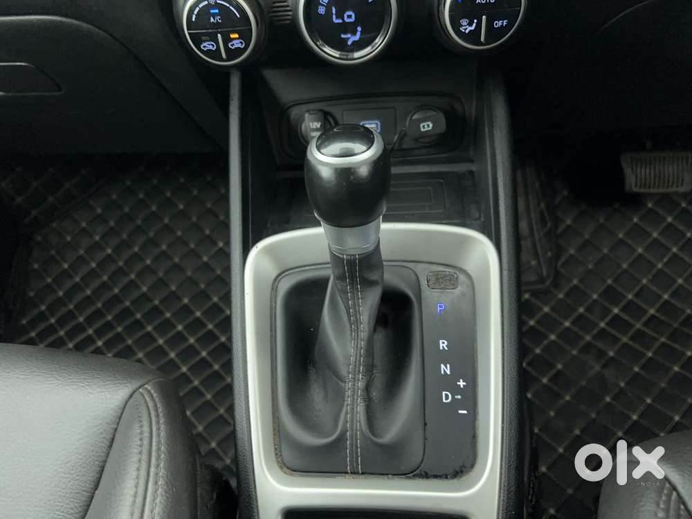 Hyundai Venue 1.0 Sx (o) Turbo Dct, 2020, Petrol