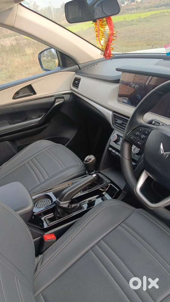 Mahindra Xuv700 Petrol 2022