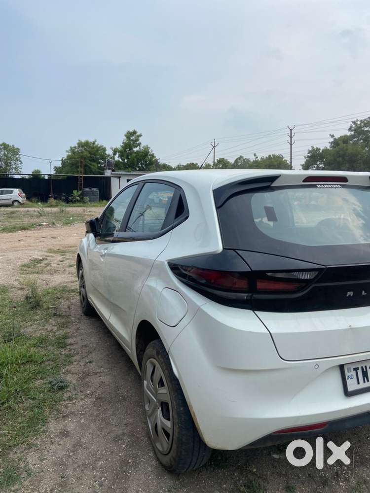 Tata Altroz Petrol 2023