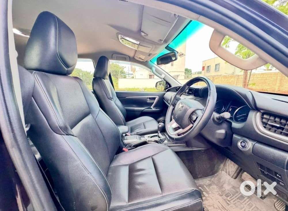2022 Toyota Fortuner 4x2 At Diesel, 31000km, Sparkling Black Color