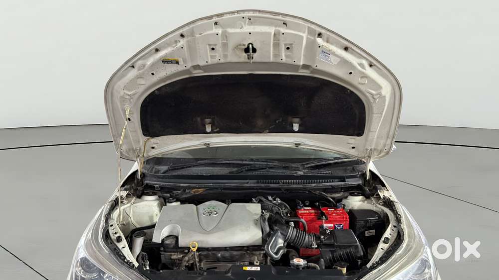 Toyota Yaris V Cvt, 2018, Petrol