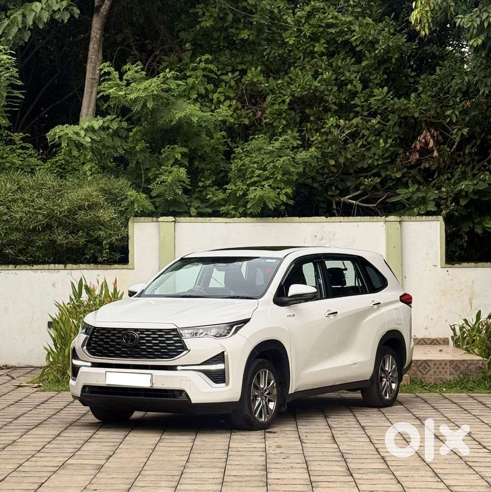 Toyota Innova Hycross 2.0 Zx (o) Hybrid 7 Str, 2023, Petrol