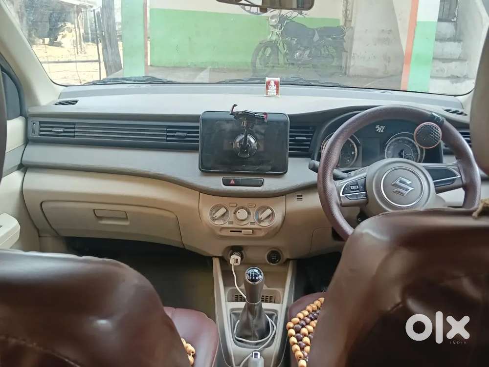 Maruti Suzuki Ertiga Vxi 2025