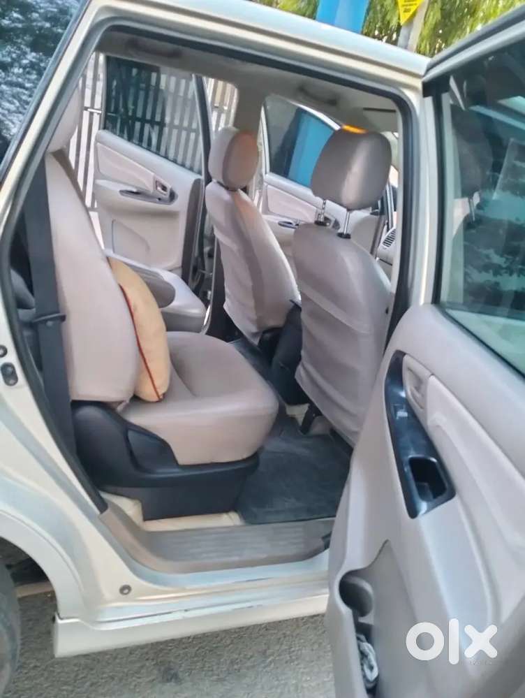 Toyota Innova 2.5 G 7 Seater Manual 2015