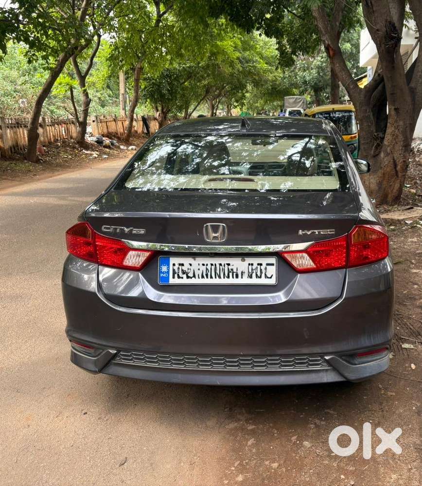 Honda City V Petrol Manual 2017  1st Owner  54.7k Km  Well Maintain
