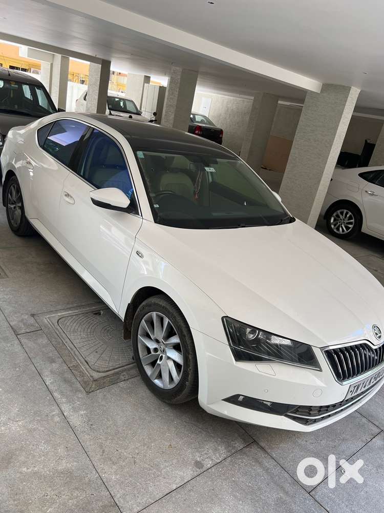 Skoda Superb 2017 Petrol Well Maintained