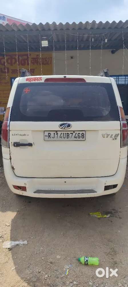 Mahindra Xylo Pearl White 1999