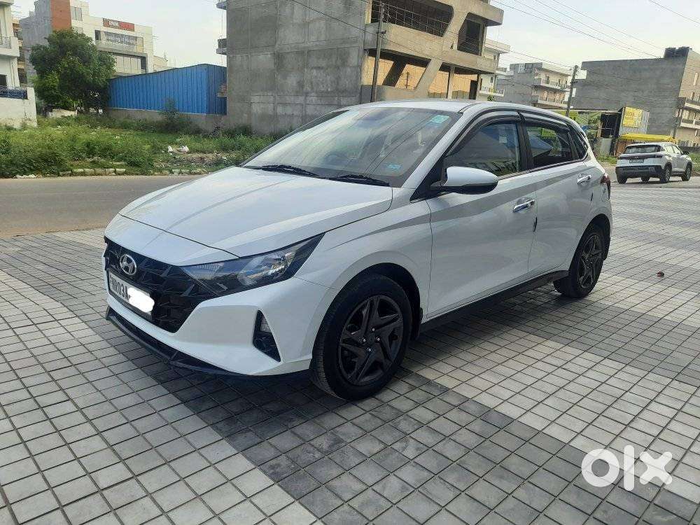 Hyundai I20 Sportz 1.2 Ivt, 2023, Petrol