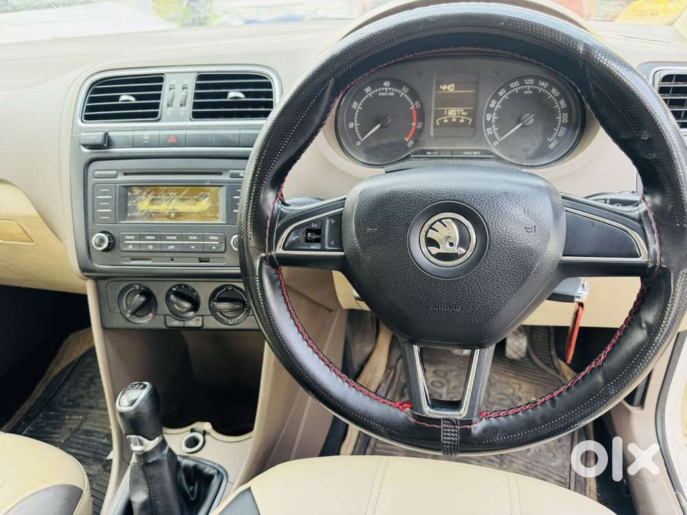 Skoda Rapid 1.6 Mpi Ambition, 2015, Petrol