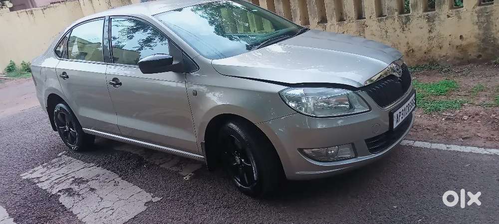 Skoda Rapid 2014 November.