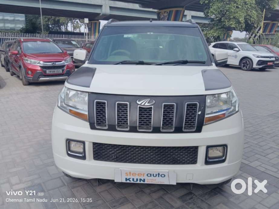 Mahindra Tuv 300 T8, 2016, Petrol