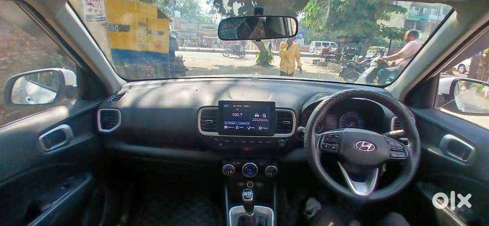 Hyundai Venue Sx (o) Mt 1.5 Diesel, 2021, Diesel