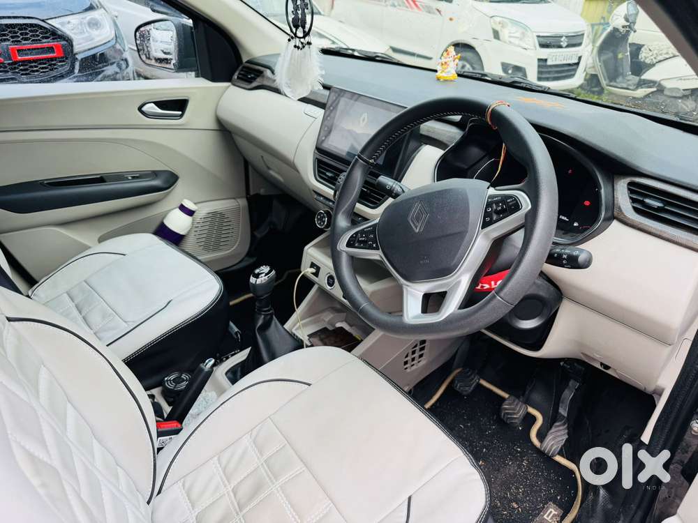 Renault Triber Rxz, 2025, Petrol