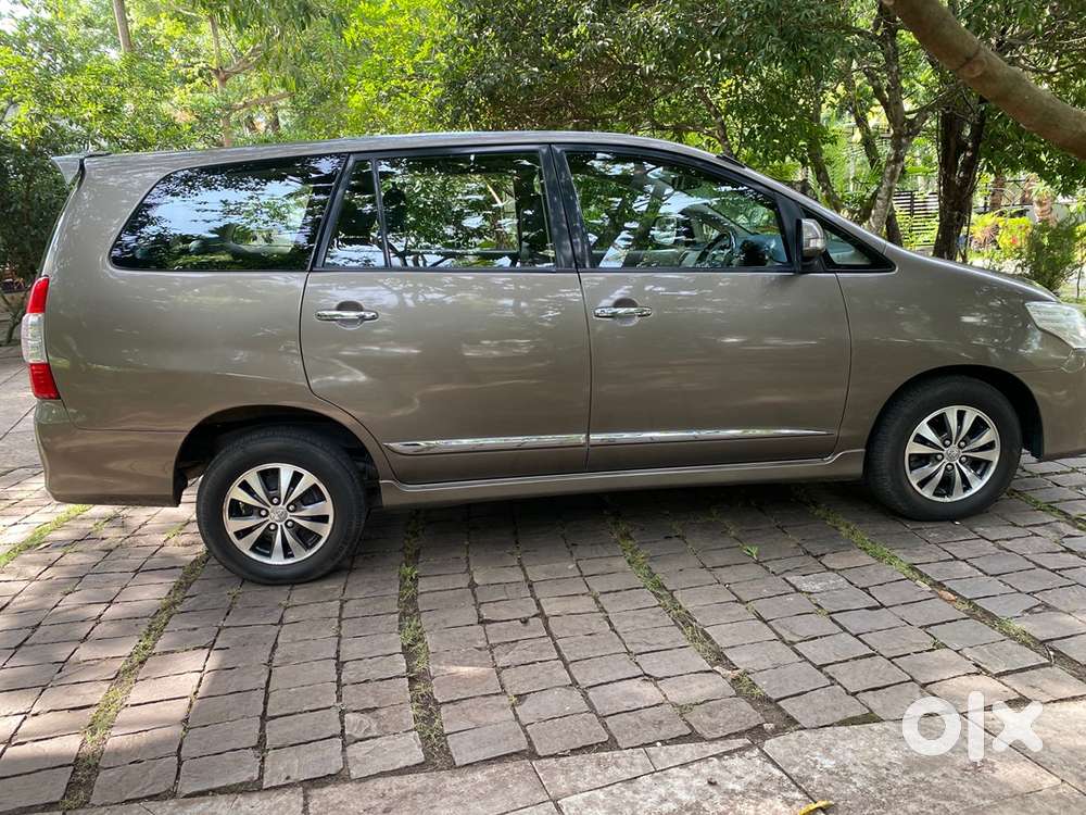 Toyota Innova 2015 Z Intercooler Diesel 130000 Km Driven