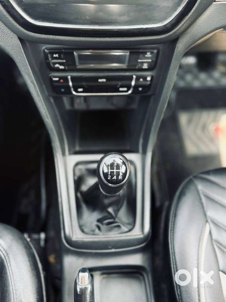 Maruti Suzuki Brezza Zdi Plus, 2017, Petrol
