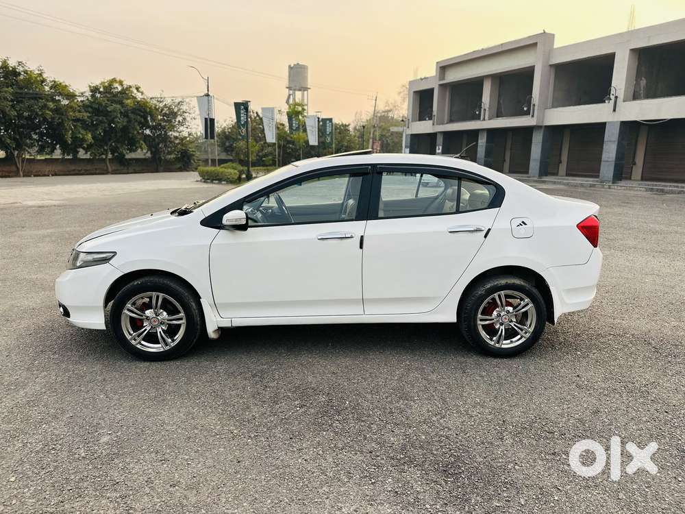 Honda City V Mt Sunroof, 2012, Petrol