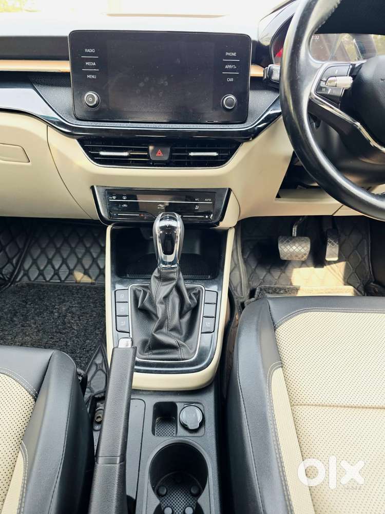 Skoda Slavia 1.0 Tsi Style, 2023, Petrol