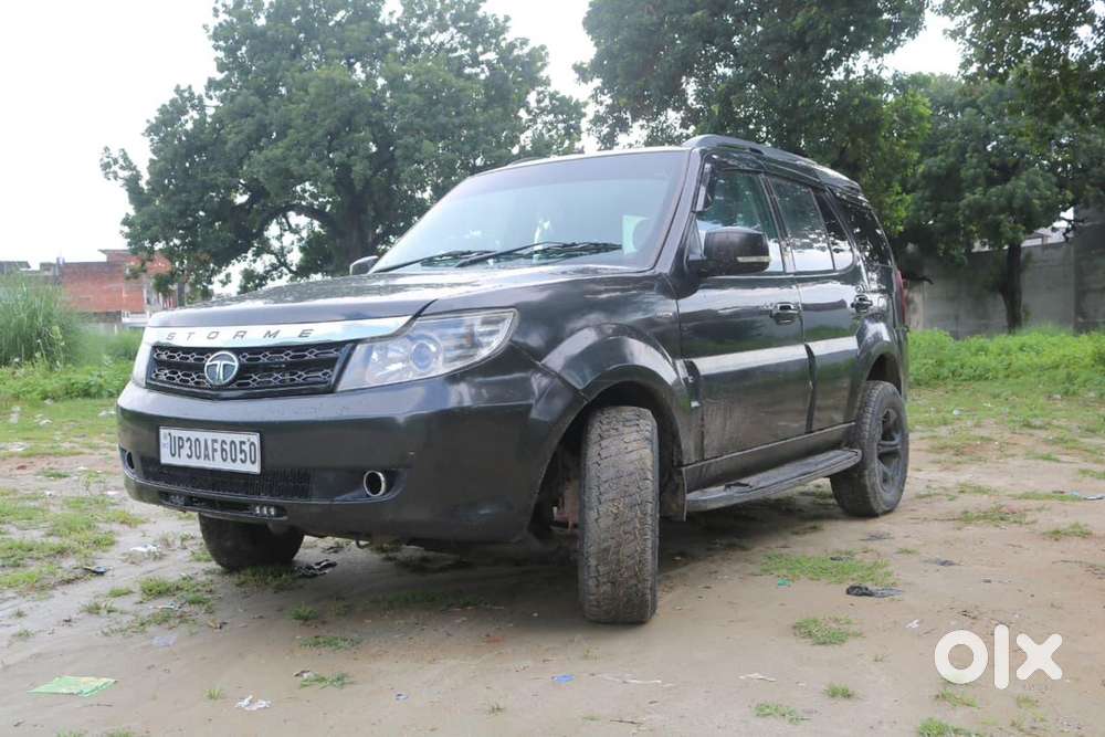 Tata Safari Storme Black Color