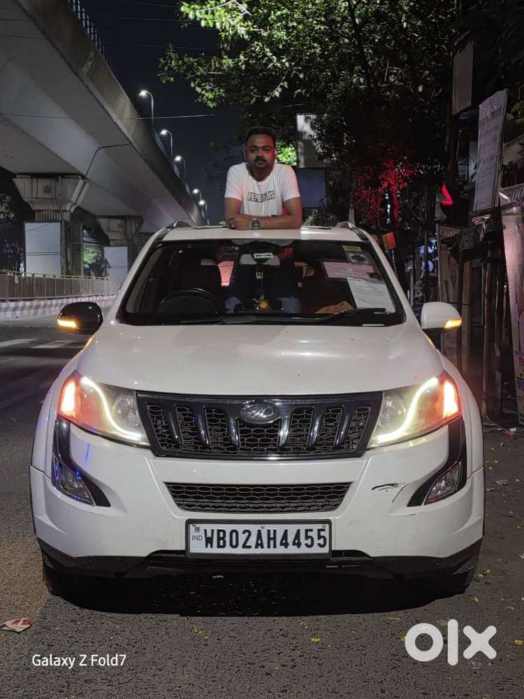 Mahindra Xuv W10