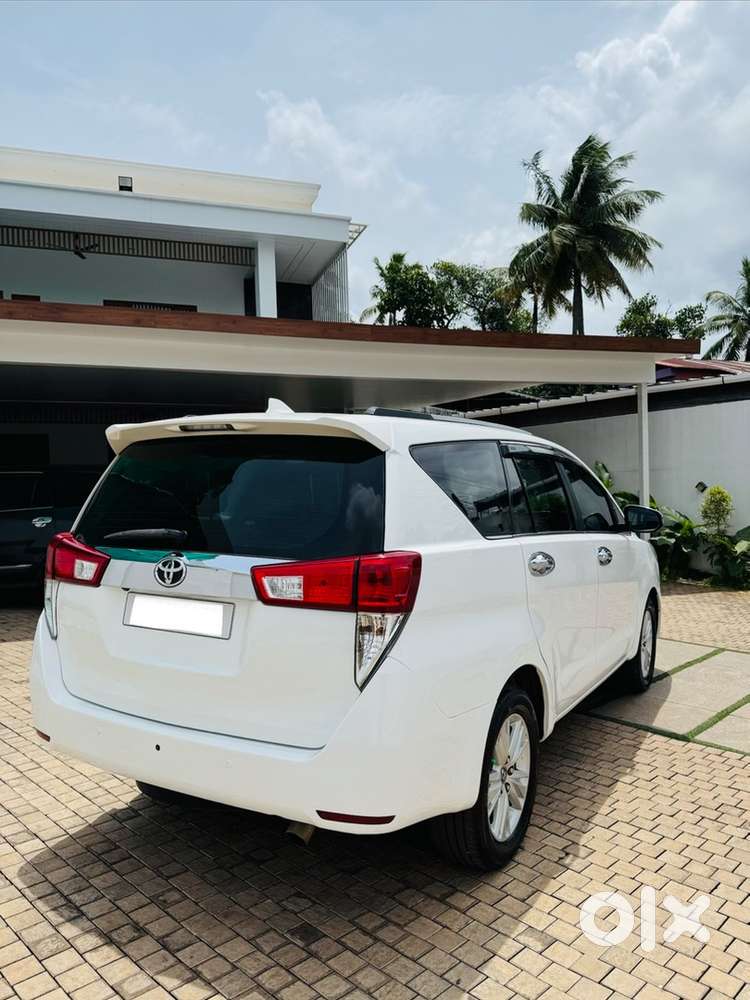 Toyota Innova Crysta  2017 ( Z ) Automatic Orginal Kerala