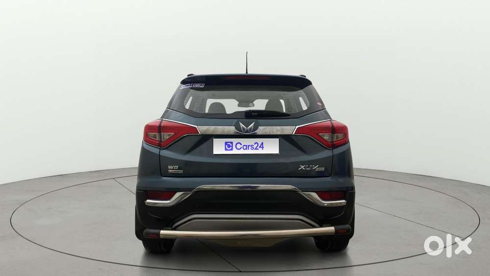 Mahindra Xuv300 1.2 W8 (o) Amt Petrol, 2022, Petrol